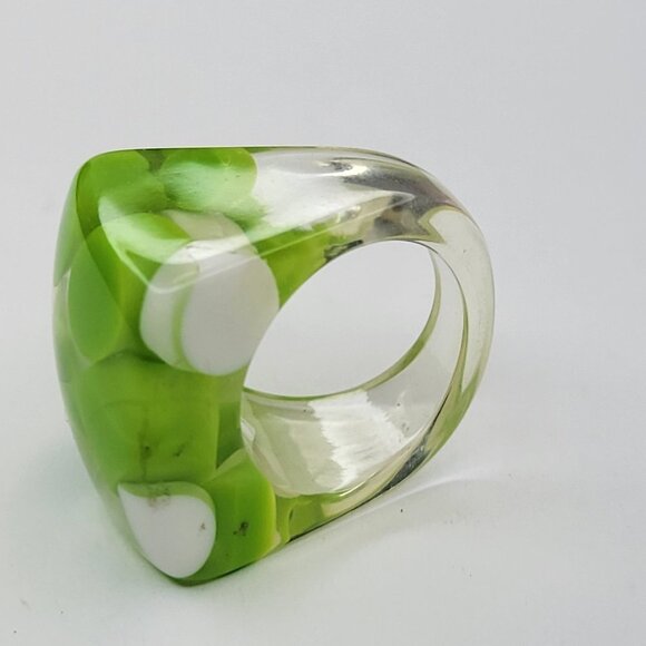 Vintage Lucite Statement Ring with Embedded Green & White Pills - Picture 5 of 11
